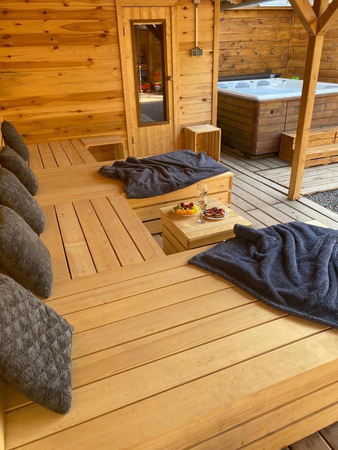 Ubytování S Wellness Dolni Dobrouc Esterno foto